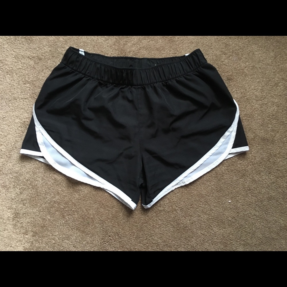 Girls running short